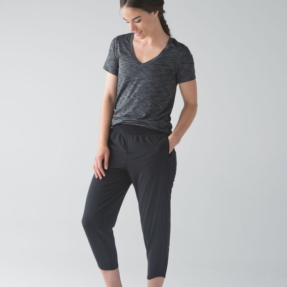 Lululemon Athletica Cropped Legging